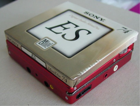 http://www.minidisc.org/brian_youn/R900_photos/red_R900_ESdisc.jpg